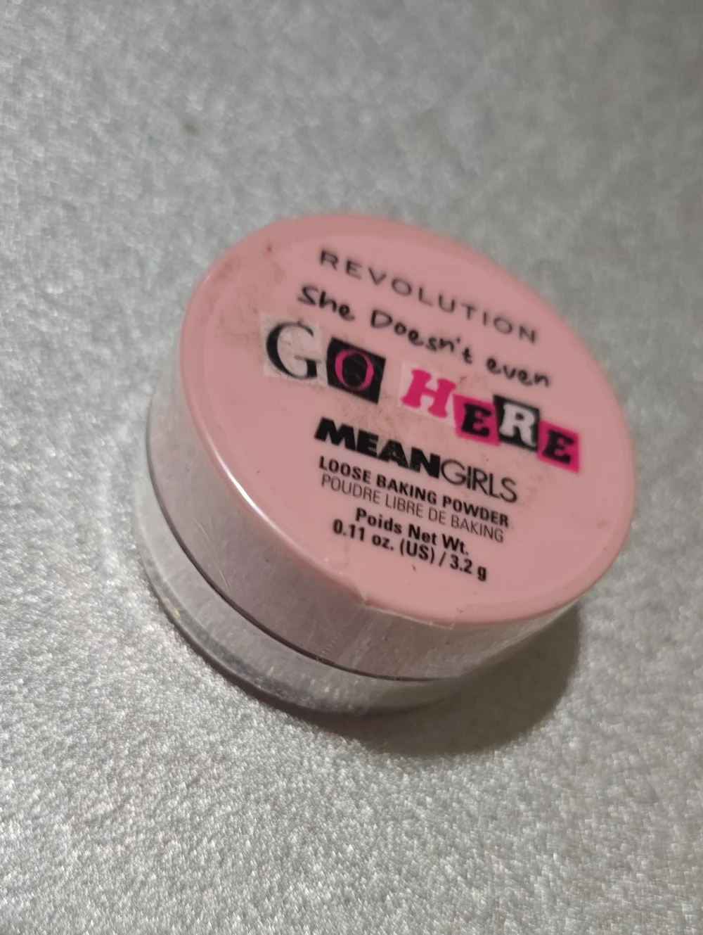 🧚‍♀️Revolution x Mean Girls She Doesnt Even Go Here Setting Powder NWT